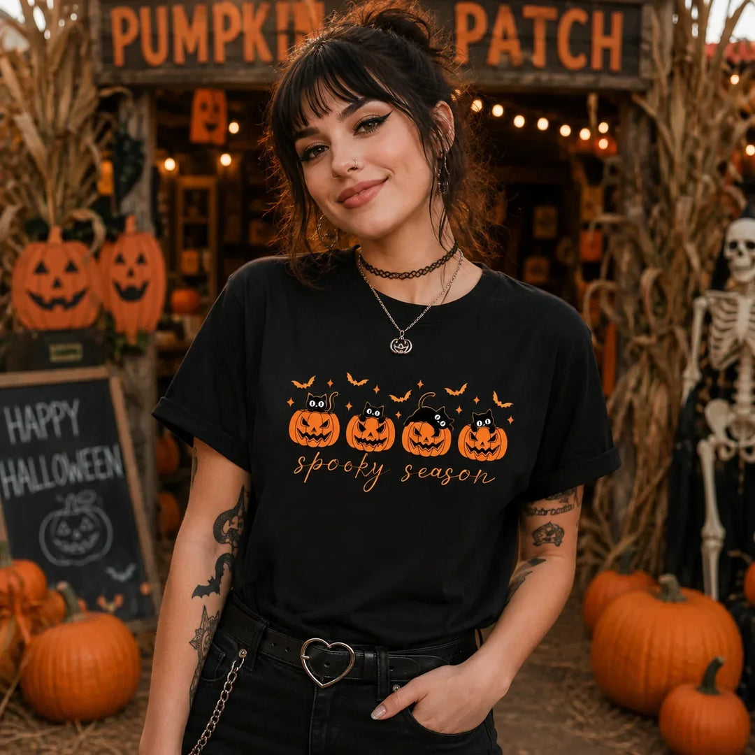 Women's Cute Halloween Cat & Pumpkin T-Shirt